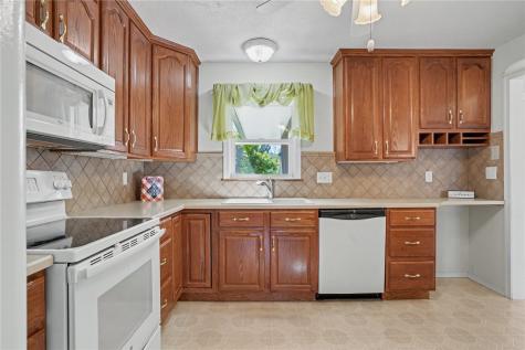 283 Sussex Drive NE Cedar Rapids IA 52402