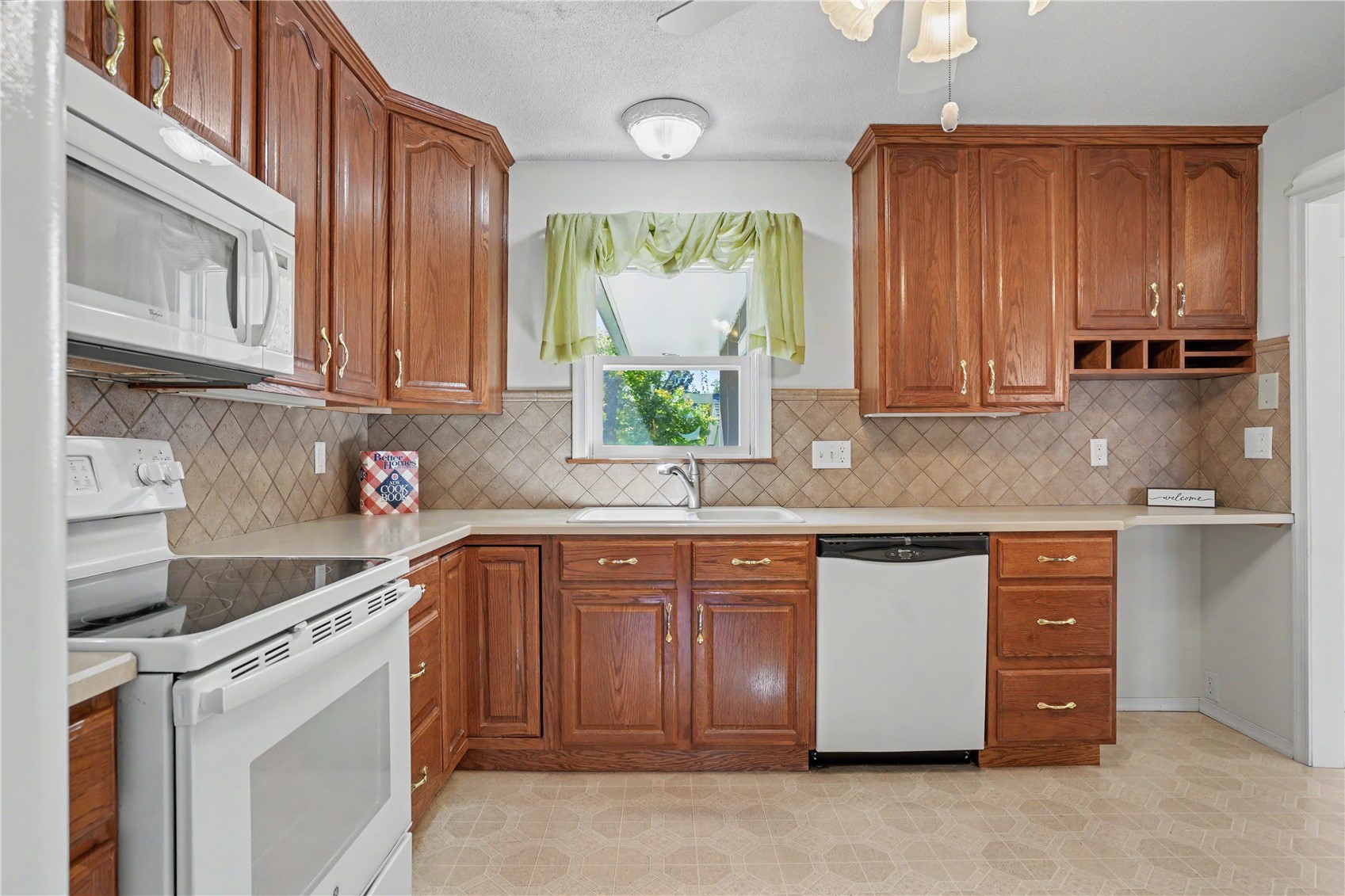 283 Sussex Drive NE Cedar Rapids IA 52402