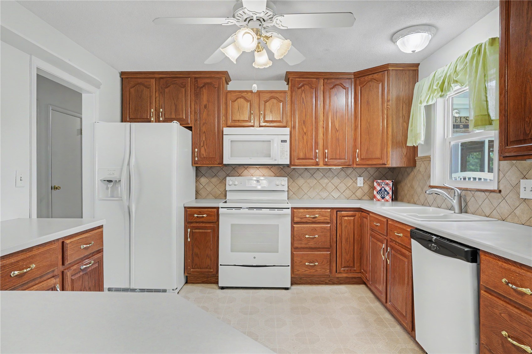283 Sussex Drive NE Cedar Rapids IA 52402