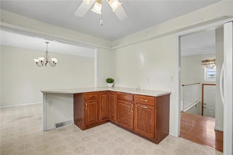 283 Sussex Drive NE Cedar Rapids IA 52402