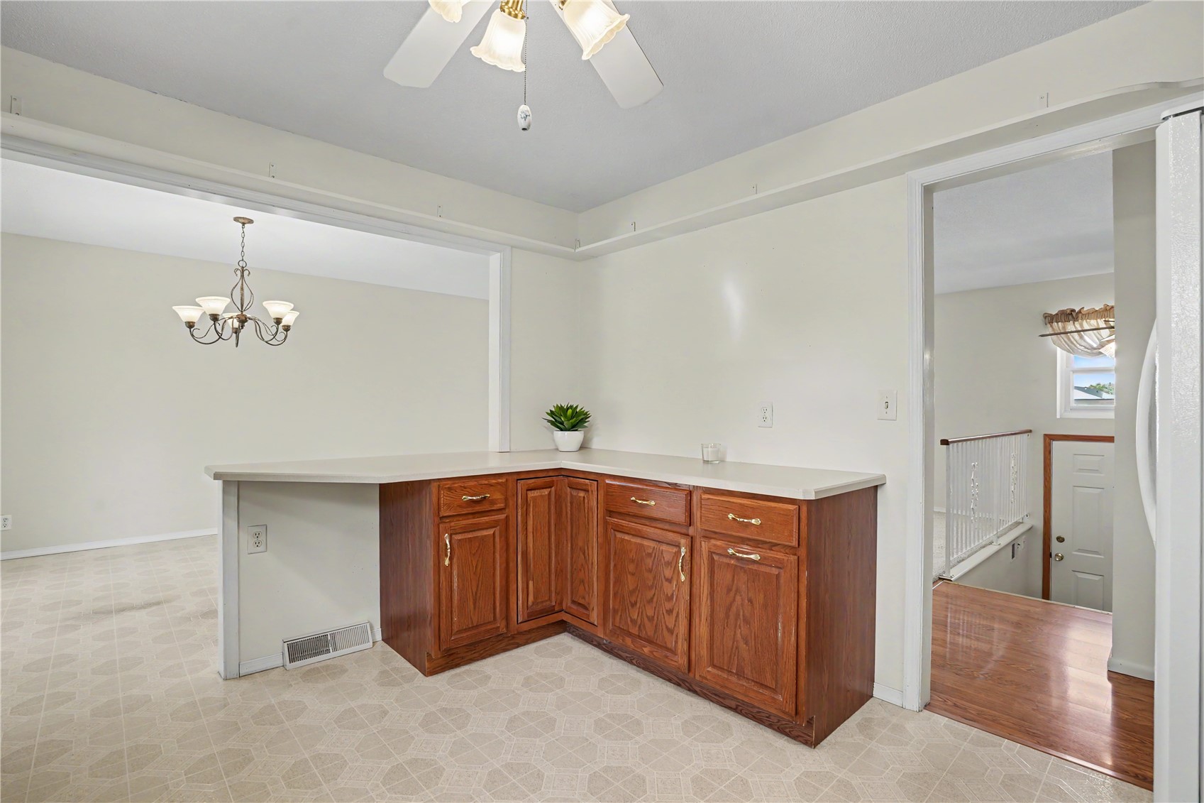 283 Sussex Drive NE Cedar Rapids IA 52402
