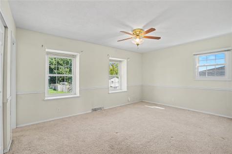 283 Sussex Drive NE Cedar Rapids IA 52402