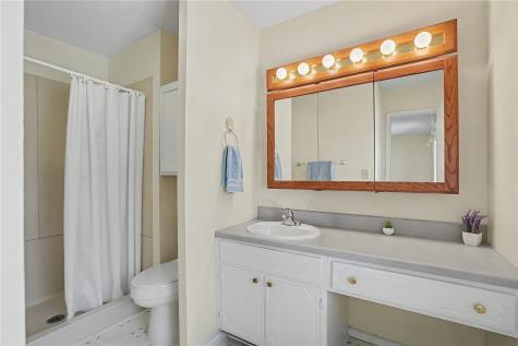283 Sussex Drive NE Cedar Rapids IA 52402