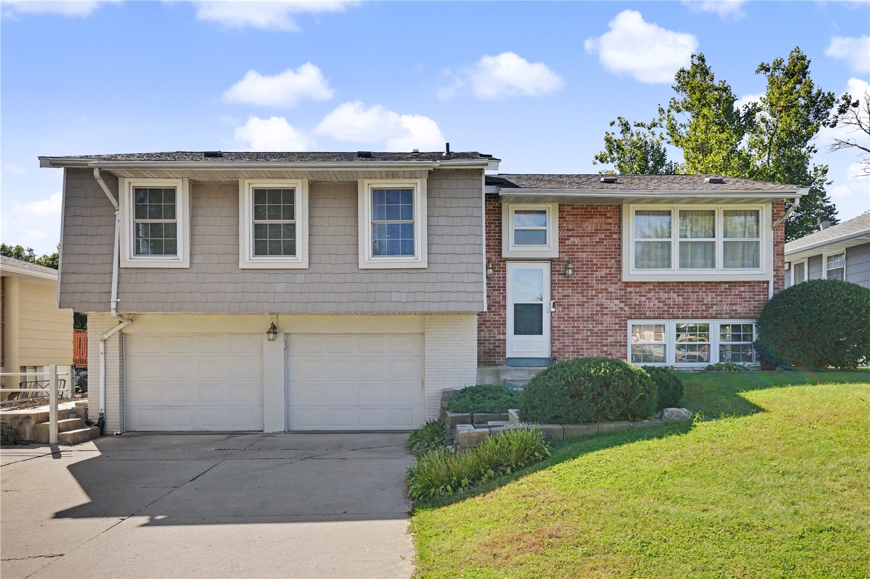 283 Sussex Drive NE Cedar Rapids IA 52402