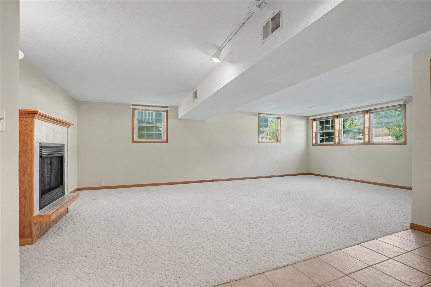 283 Sussex Drive NE Cedar Rapids IA 52402