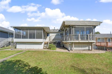283 Sussex Drive NE Cedar Rapids IA 52402