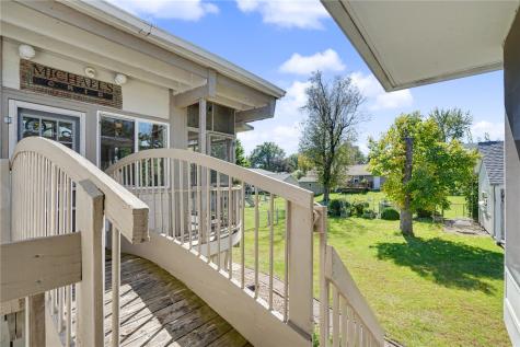 283 Sussex Drive NE Cedar Rapids IA 52402
