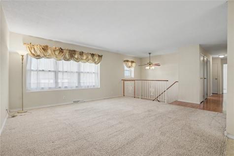 283 Sussex Drive NE Cedar Rapids IA 52402