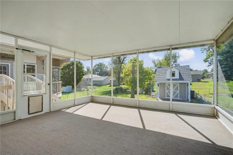 283 Sussex Drive NE Cedar Rapids IA 52402
