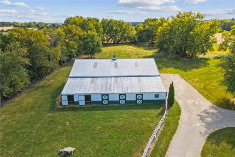 4000 Fay Road Center Point IA 52213