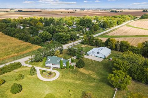 4000 Fay Road Center Point IA 52213