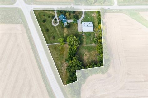 4000 Fay Road Center Point IA 52213