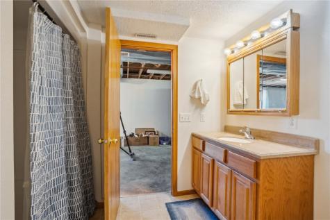 4000 Fay Road Center Point IA 52213