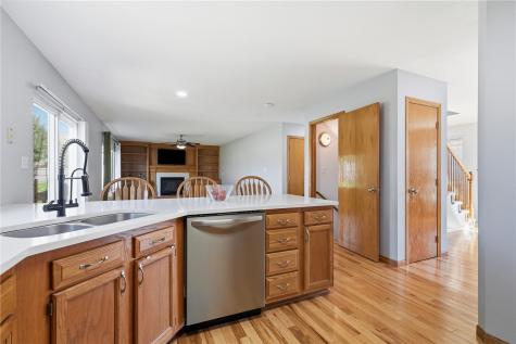 908 Rolling Creek Drive NE Cedar Rapids IA 52402