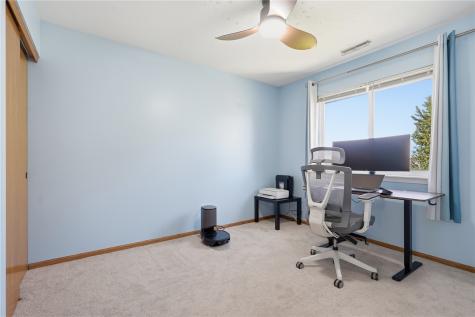 908 Rolling Creek Drive NE Cedar Rapids IA 52402