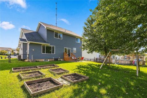 908 Rolling Creek Drive NE Cedar Rapids IA 52402