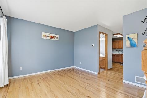 908 Rolling Creek Drive NE Cedar Rapids IA 52402