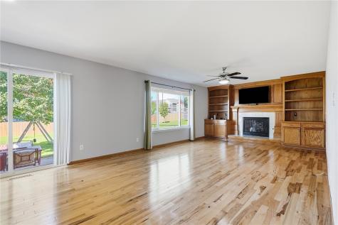 908 Rolling Creek Drive NE Cedar Rapids IA 52402