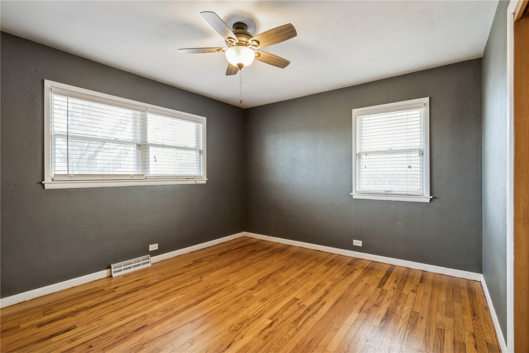 3221 Sue Lane NW Cedar Rapids IA 52405