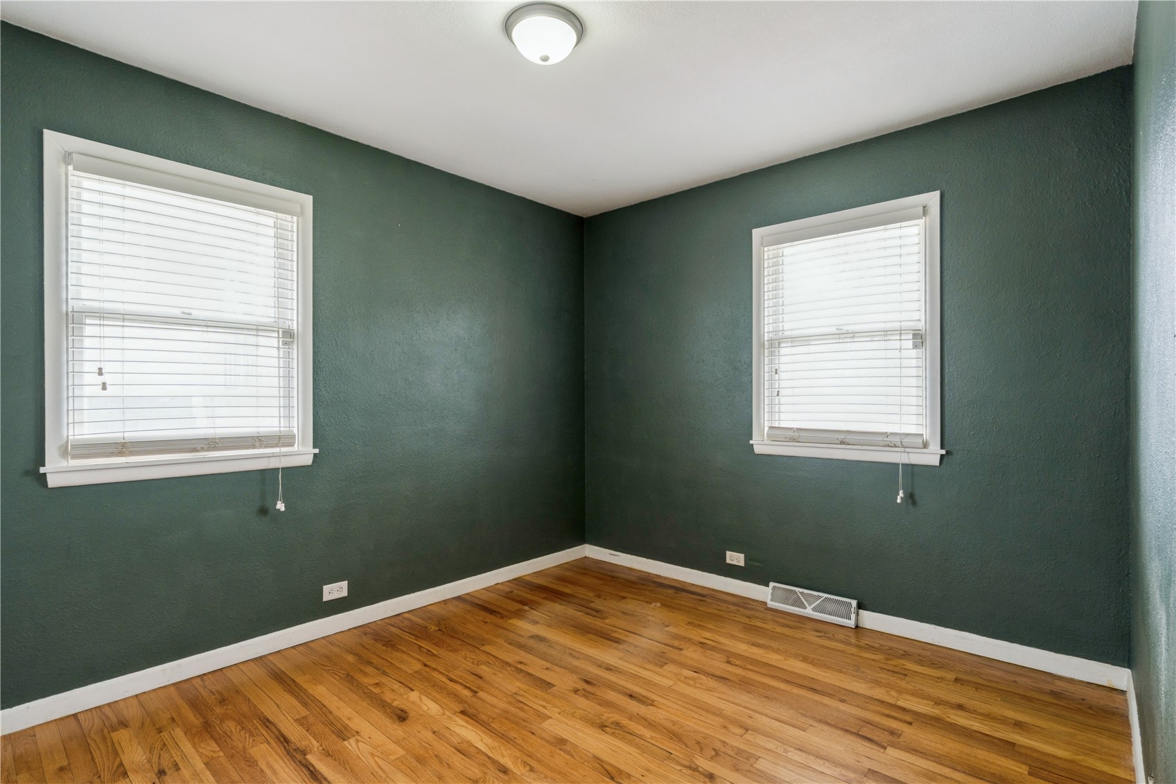 3221 Sue Lane NW Cedar Rapids IA 52405