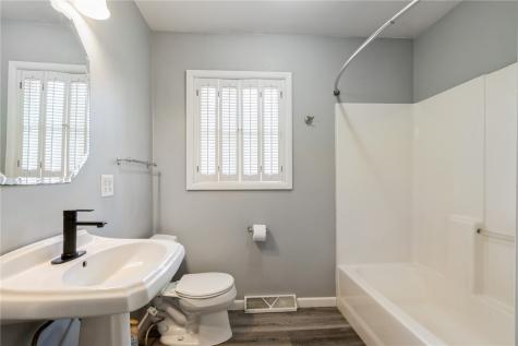 3221 Sue Lane NW Cedar Rapids IA 52405