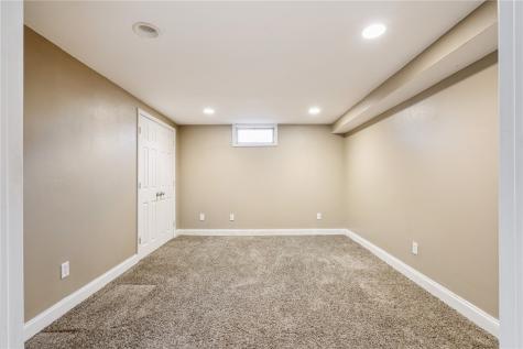 3221 Sue Lane NW Cedar Rapids IA 52405