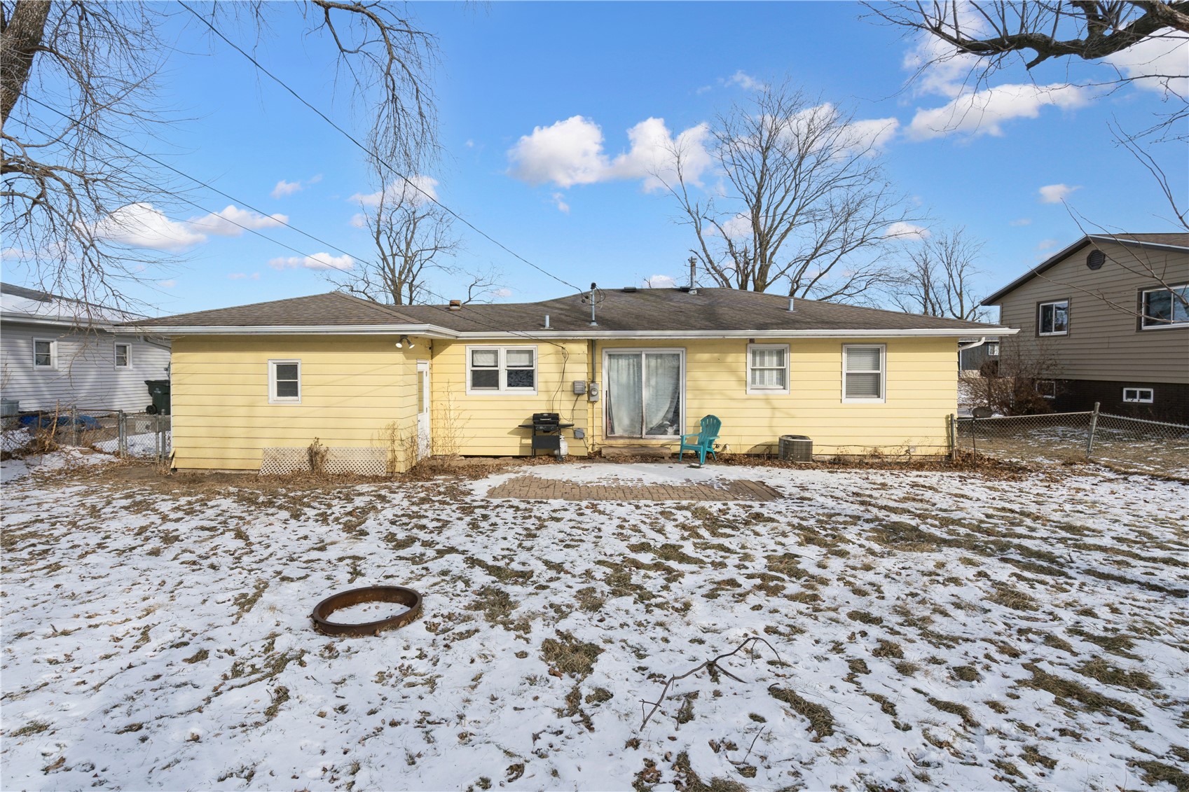 3221 Sue Lane NW Cedar Rapids IA 52405