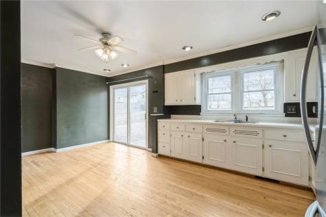 3221 Sue Lane NW Cedar Rapids IA 52405