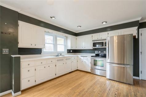 3221 Sue Lane NW Cedar Rapids IA 52405
