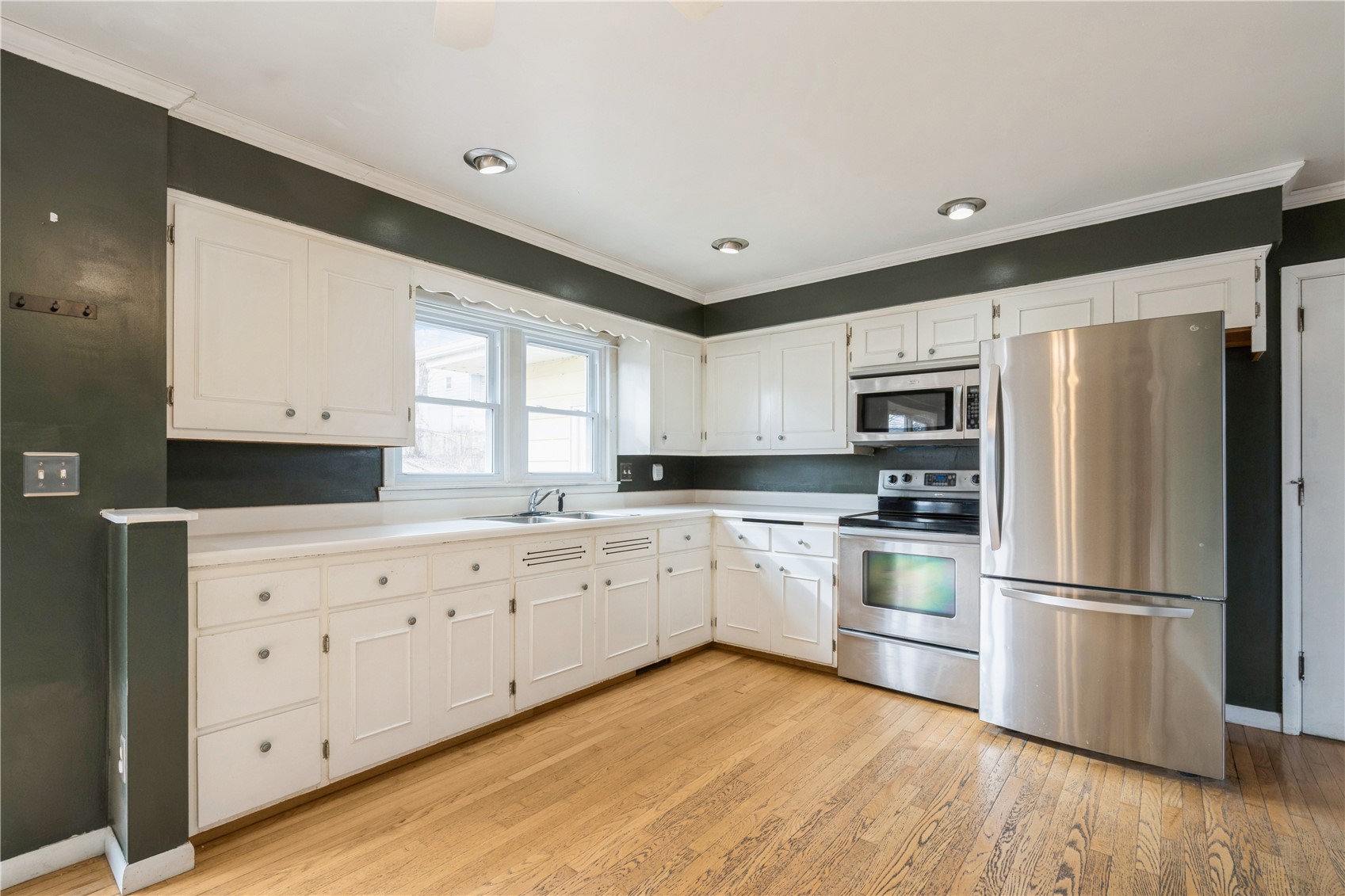 3221 Sue Lane NW Cedar Rapids IA 52405