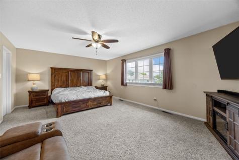 729 74th Street NE Cedar Rapids IA 52402