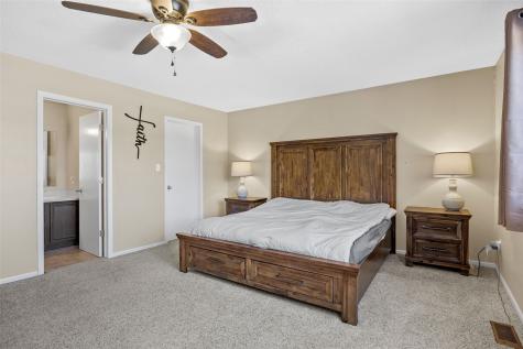 729 74th Street NE Cedar Rapids IA 52402