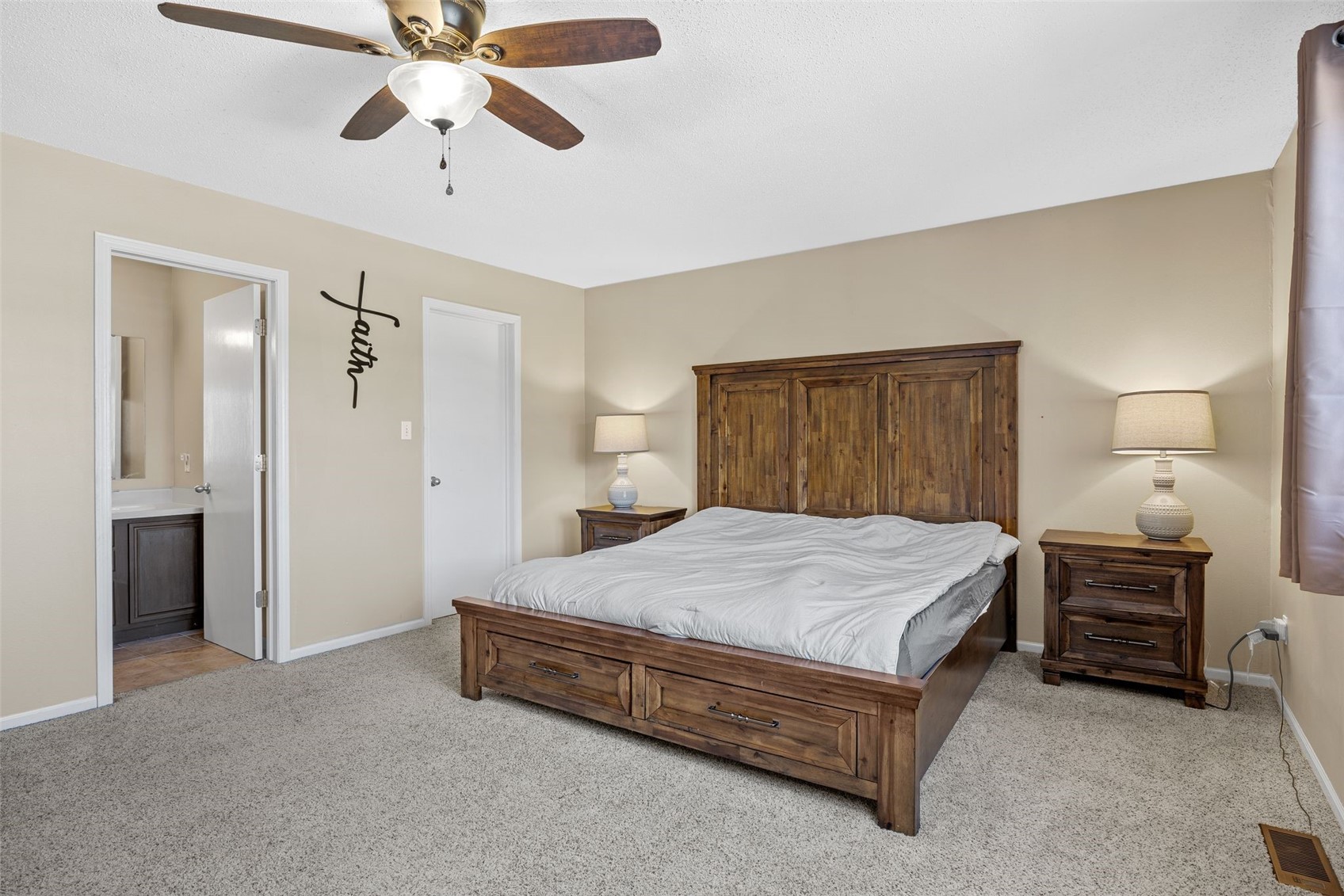 729 74th Street NE Cedar Rapids IA 52402