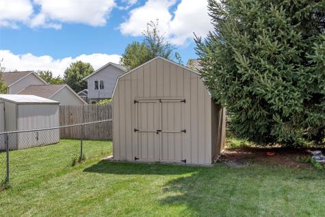729 74th Street NE Cedar Rapids IA 52402