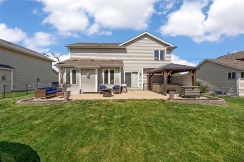 729 74th Street NE Cedar Rapids IA 52402