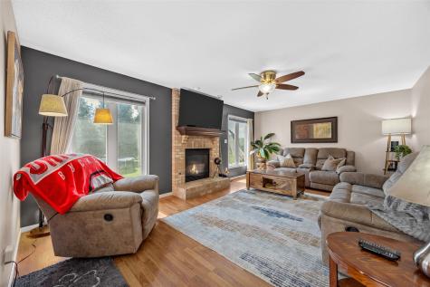 729 74th Street NE Cedar Rapids IA 52402