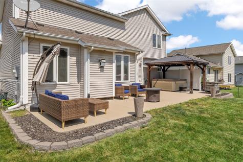 729 74th Street NE Cedar Rapids IA 52402
