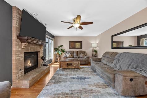 729 74th Street NE Cedar Rapids IA 52402
