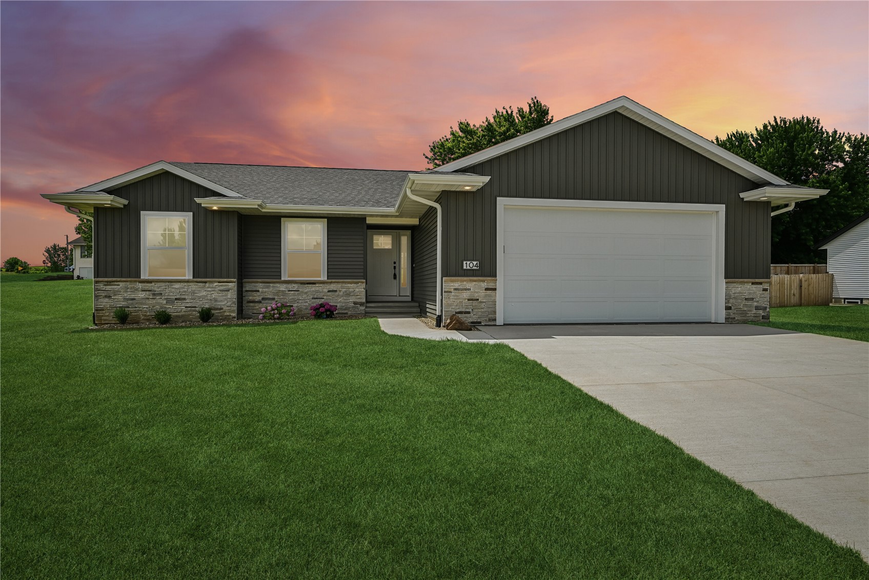 104 5th Avenue Court Coggon IA 52218