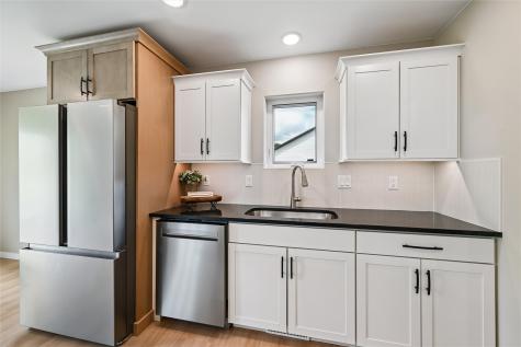 104 5th Avenue Court Coggon IA 52218