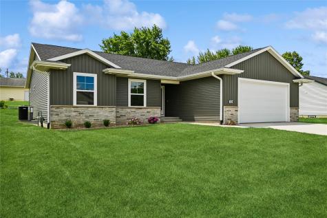104 5th Avenue Court Coggon IA 52218