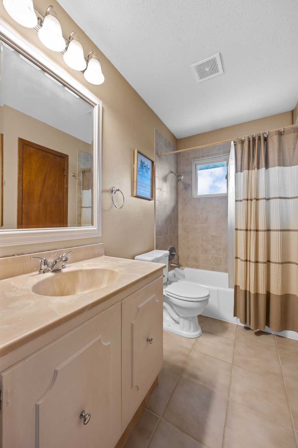 4711 Twin Pine Drive NE Cedar Rapids IA 52402