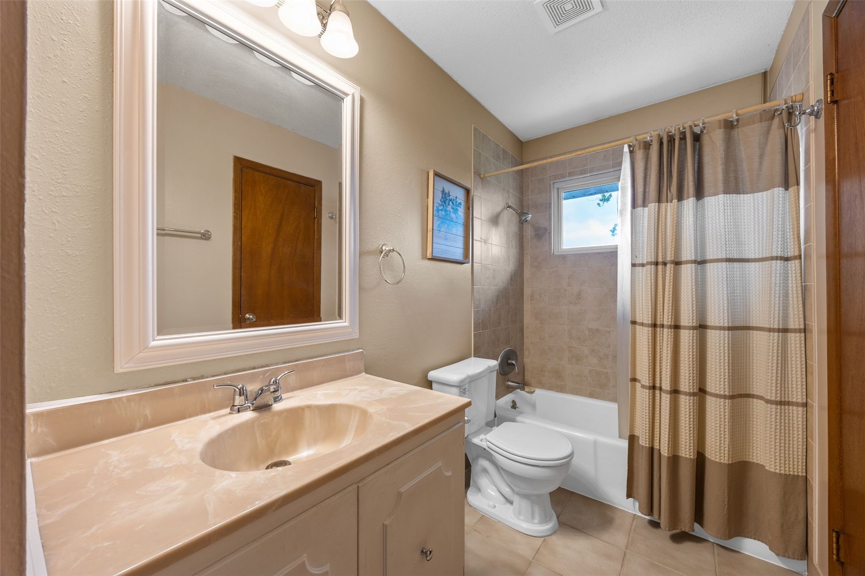 4711 Twin Pine Drive NE Cedar Rapids IA 52402