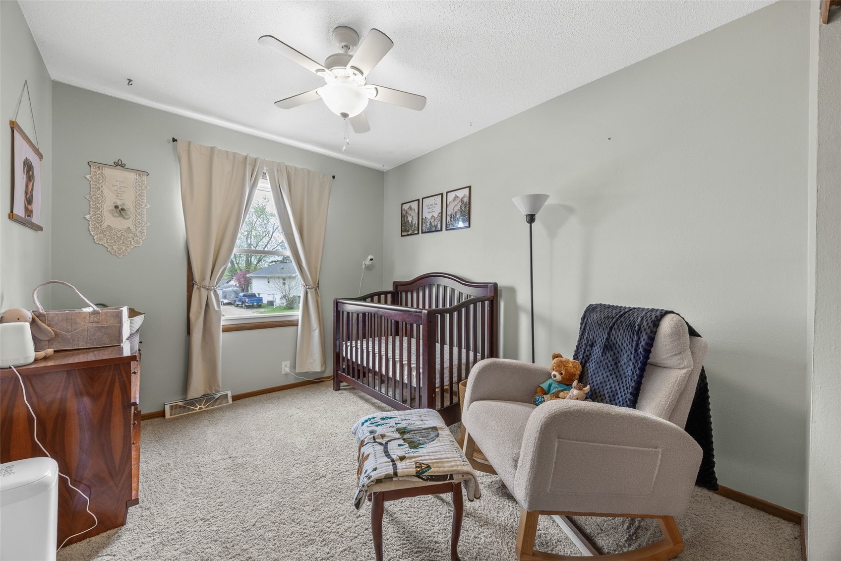 4711 Twin Pine Drive NE Cedar Rapids IA 52402