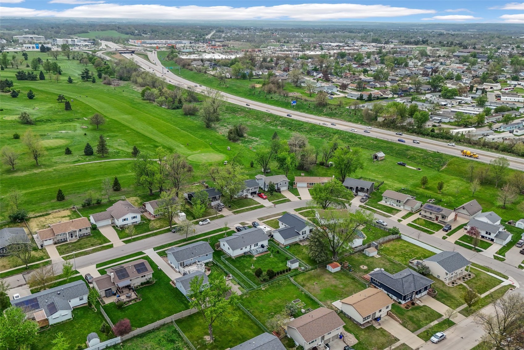 4711 Twin Pine Drive NE Cedar Rapids IA 52402
