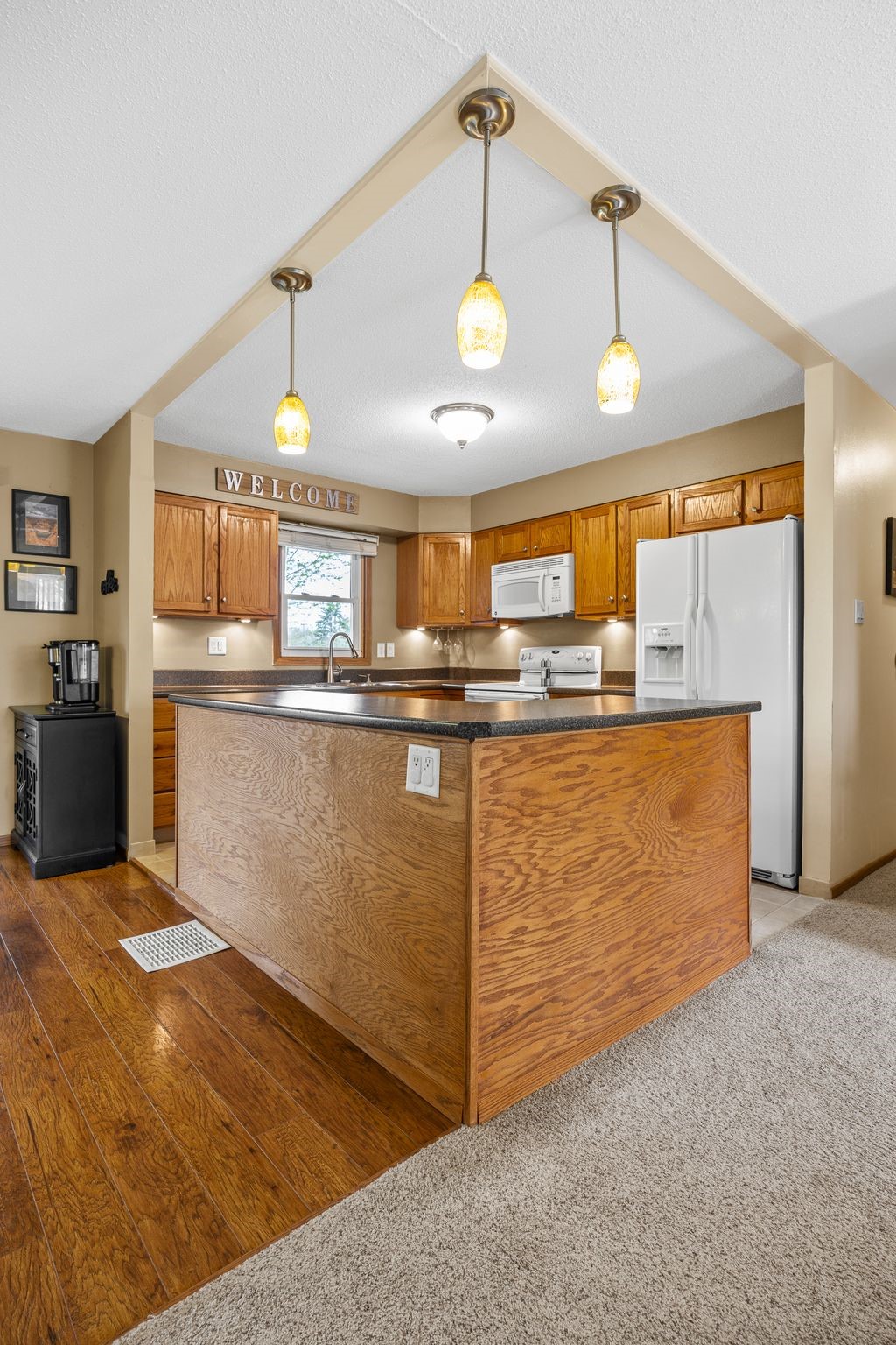 4711 Twin Pine Drive NE Cedar Rapids IA 52402