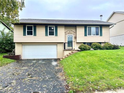 1612 Parkwood Lane NE Cedar Rapids IA 52402