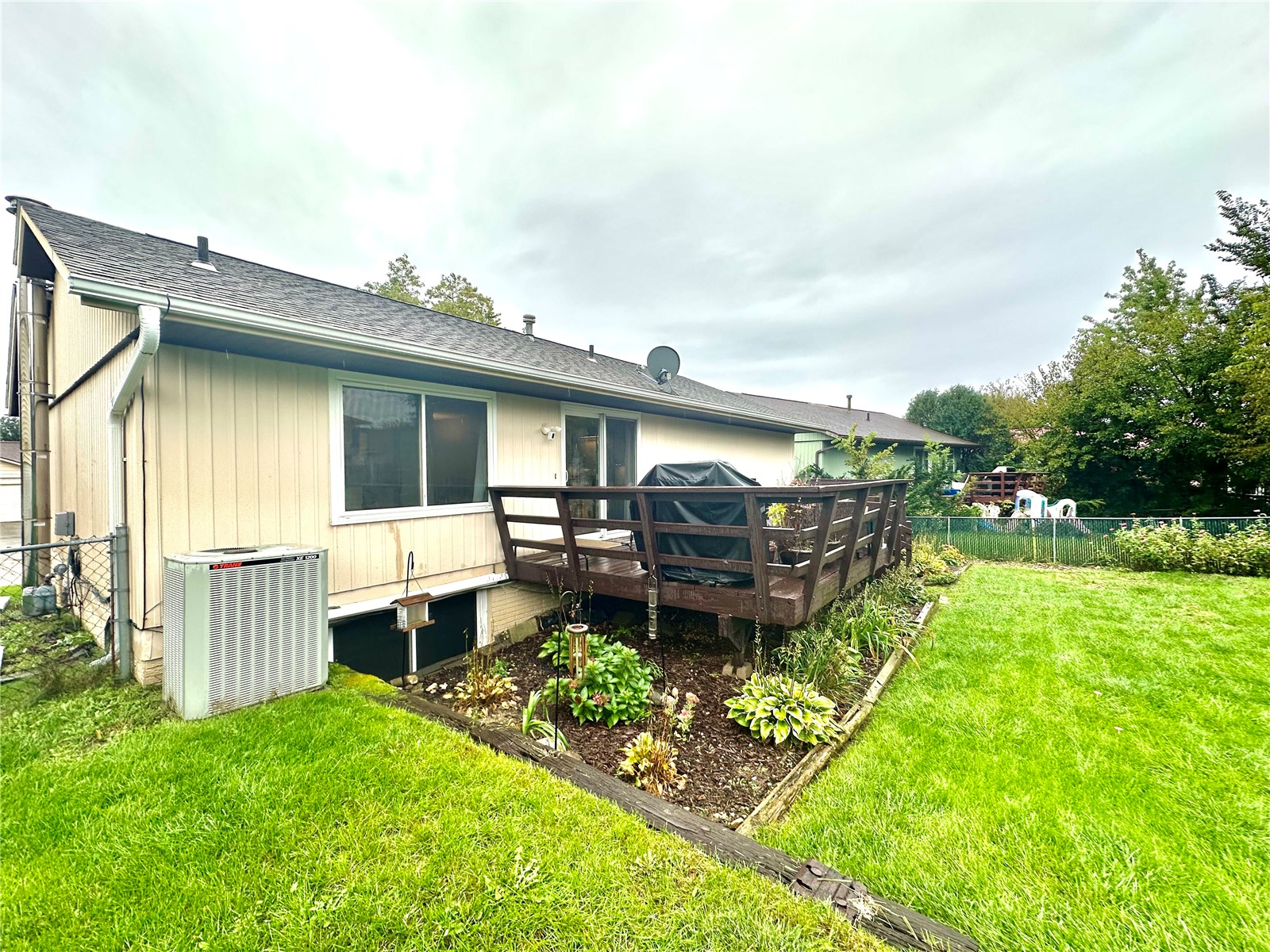 1612 Parkwood Lane NE Cedar Rapids IA 52402