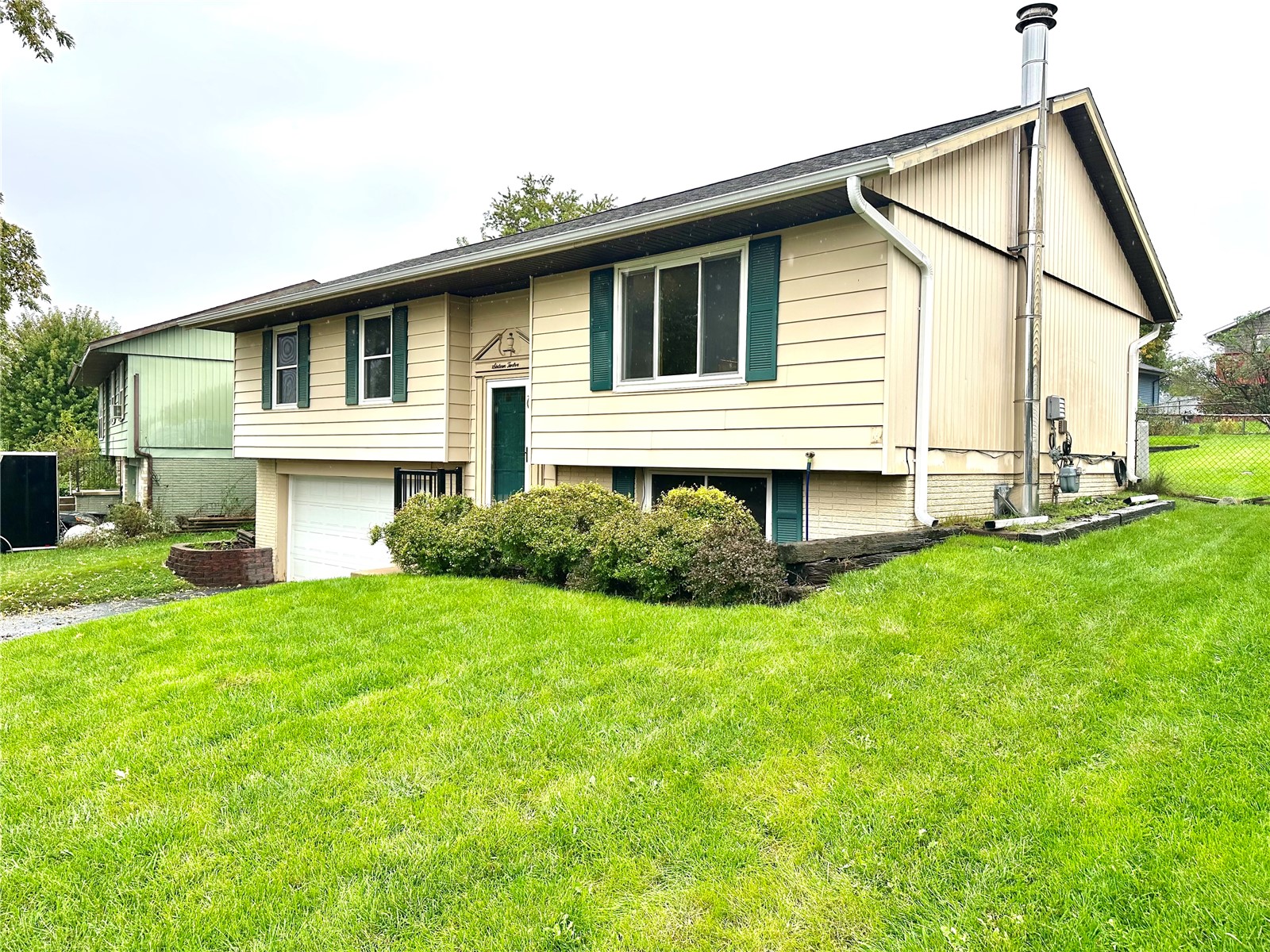 1612 Parkwood Lane NE Cedar Rapids IA 52402