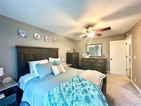 1612 Parkwood Lane NE Cedar Rapids IA 52402